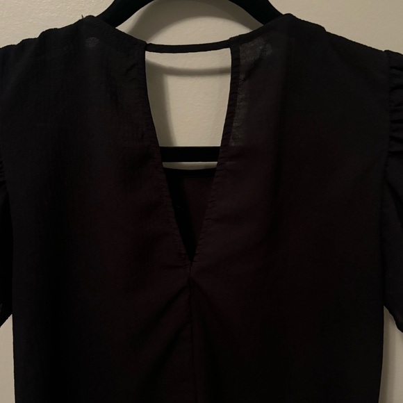 2 items for $20 / Dynamite puff sleeve blouse - XS - Picture 3 of 5